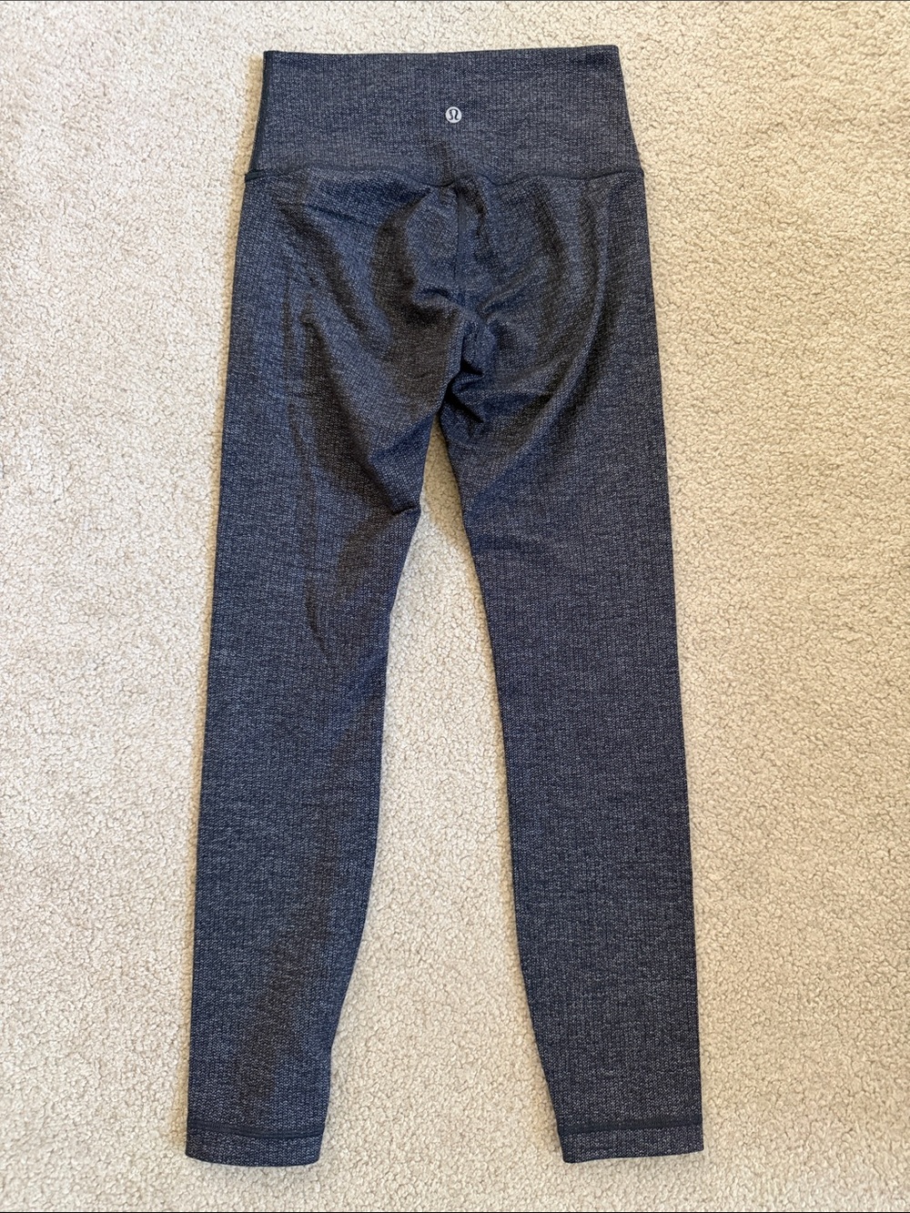 lululemon athletica women’s Dark Gray print leggings